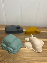 Load image into Gallery viewer, Silicone Beach Set - Transport
